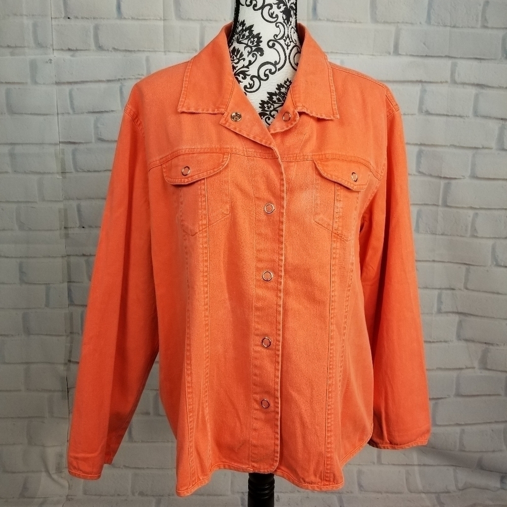 Chicos size 3 long sleeve stretch jacket pockets